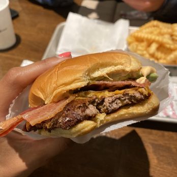 Shake Shack Fishers - Avocado burger - Burgers Near Me - Fishers, Indiana Shake Shack Fishers - Avocado burger - Burgers Near Me - Fishers, Indiana
