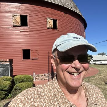 The Arcadia Round Barn - Architectural Tours Near Me - Arcadia, Oklahoma