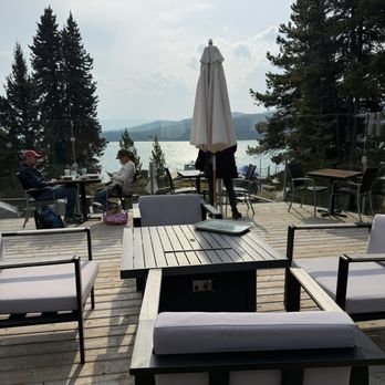 Maligne Lake - Seatings with view - Boating Near Me
