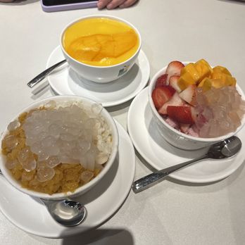 Leisure Cafe - Mango... durian shaved ice - Cantonese Near Me - San Leandro, California