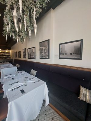 The White Linen by null