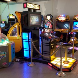 Roaring Creek Saloon - Arcade machines.