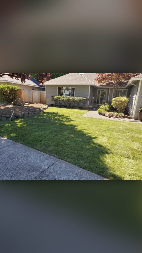 HOLDEN’S LANDSCAPING North Highlands, California Lawn Services