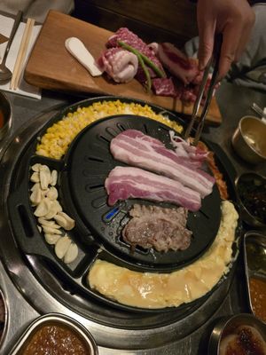 Daldongnae Korean BBQ - Dundas Square by null