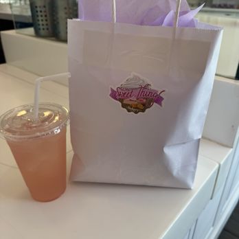 It's A Sweet Thing Bakery - They packaged my cake beautifully! - Bakeries Near Me - Bakersfield, California