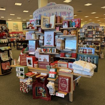 Barnes & Noble - Bookstores Near Me - Corona, California