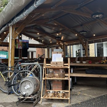 The Bear Inn - Patio - Pubs Near Me - Oxford, OXF The Bear Inn - Patio - Pubs Near Me - Oxford, OXF