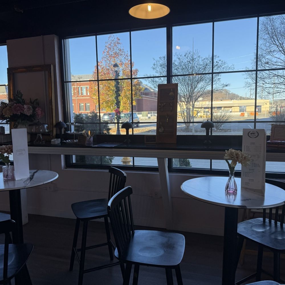 Central Coffee and Crumb - Inside - Coffee & Tea Near Me - Sevierville, Tennessee Central Coffee and Crumb - Inside - Coffee & Tea Near Me - Sevierville, Tennessee