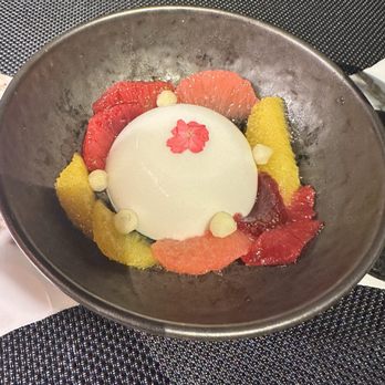 Delta One Lounge - Airport Lounges Near Me - Boston, Massachusetts