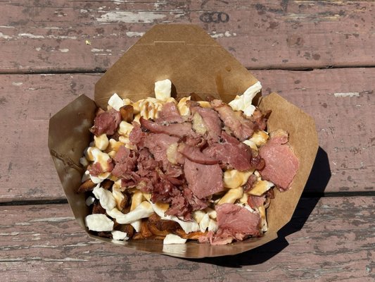 NomNomNom Poutine by null