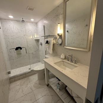 ICONA Avalon - Bathroom - Hotels Near Me - Avalon, New Jersey