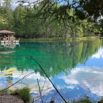 Kitch-iti-Kipi - Small lake. Boat can hold 30 people at a time. Each ride took about 15 minutes - Lakes Near Me - Manistique, Michigan