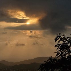 Pali Highway Scenic Lookout - Sunrise on 5.16.26 looks better in person... trying to make it clear by darkening the lens doesn't do it justice