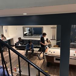 Samesun Hollywood - Lounge and Billiards