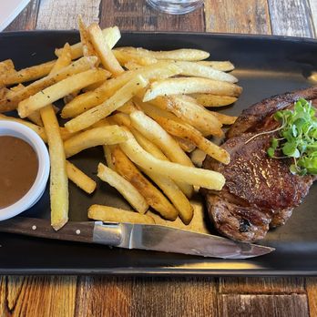 Craft Bar & Kitchen - Sirloin - Bars Near Me - Rotorua, BOP