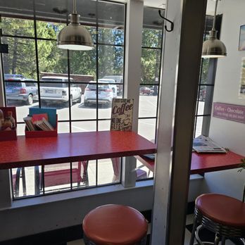 Coffee Connexion - Seating area - Coffee & Tea Near Me - Tahoe City, California