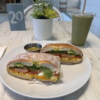 Pura Vida Miami - Perfect Egg Sandwich and Mint Choco Smoothie - Breakfast & Brunch Near Me - Miami, Florida