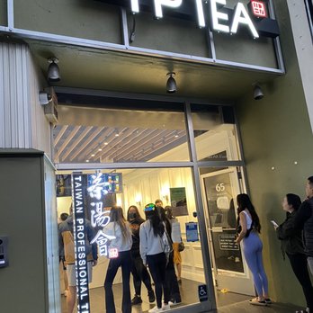 TP TEA - Crazy line during evening time - Bubble Tea Near Me - San Mateo, California TP TEA - Crazy line during evening time - Bubble Tea Near Me - San Mateo, California