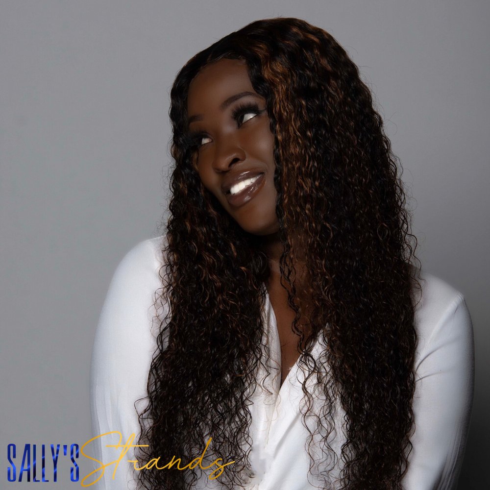 Sally's Strands Logo