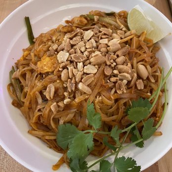 Bonsai - Chicken Pad Thai - Japanese Near Me - Upper Arlington, Ohio