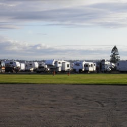 Kiwanis Oceanfront Campground - Row of RVs at Kiwanis Oceanfront Campground