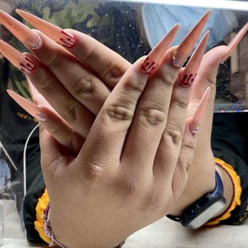 Lovely nail ♡ ✨A little drama never hurts — this deep red ombré set is
