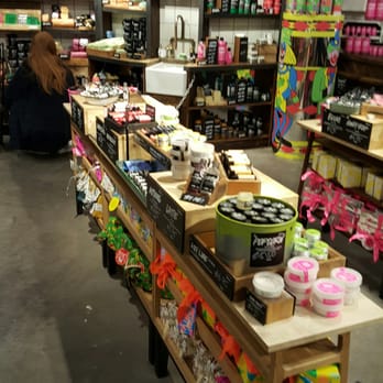 Lush - DEC 15 - Cosmetics & Beauty Supply Near Me - London, XGL
