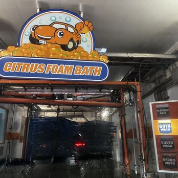 Fast5Xpress Car Wash - Entering wash area - Car Wash Near Me - Pasadena, California Fast5Xpress Car Wash - Entering wash area - Car Wash Near Me - Pasadena, California
