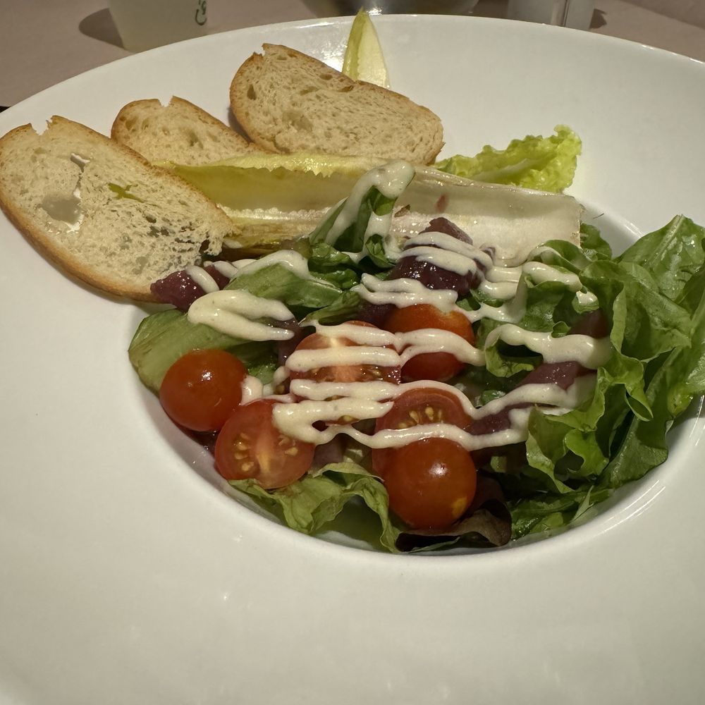 Le Petit Cochon - Endive and Pear Salad - French Near Me - Solidaridad, ROO Le Petit Cochon - Endive and Pear Salad - French Near Me - Solidaridad, ROO