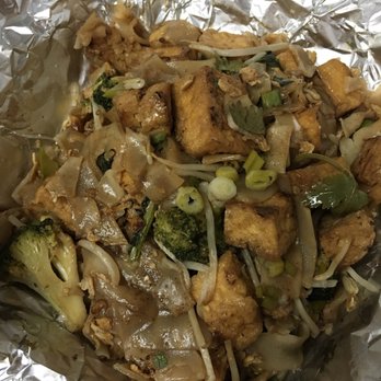 Thai Spice - pad see ewe - just ok - Thai Near Me - Lakeway, Texas