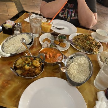 Tandoori Hut - Chicken Tikka Masala, Aloo Gobi, Lamb Biryani and Garlic Naan. Everything was delicious! - Indian Near Me - Houston, Texas Tandoori Hut - Chicken Tikka Masala, Aloo Gobi, Lamb Biryani and Garlic Naan. Everything was delicious! - Indian Near Me - Houston, Texas