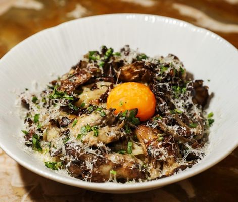 Edgemar Restaurant + Lounge by null