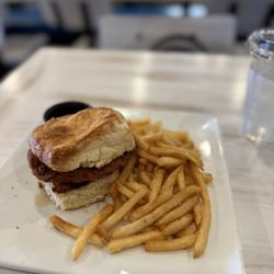 Queen B Vinyl Cafe - Four Eights spicy Chicken Sandwich