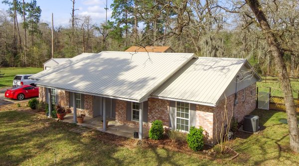 Klindworth Roofing Logo