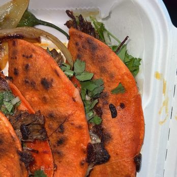Tacos El Pariente - Birria taco - Food Trucks Near Me - Germantown, Maryland