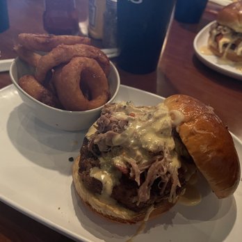 ET's Downtown Rantoul - Barbeque Near Me - Rantoul, Illinois