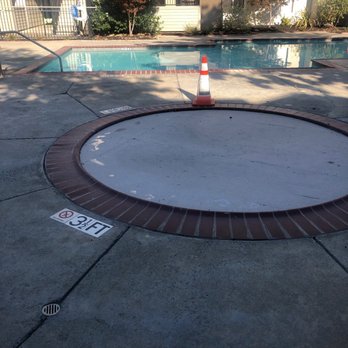 Windsor Ridge Apartments - Don't be fooled by the ads, this is what the "hot tub" looks like never took it off the Craigslist or a Zillow ads as an amenity. - Apartments Near Me - Sunnyvale, California