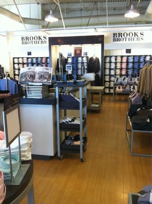 brooks running factory outlet