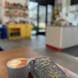Warm Waves Coffee Roasters - Gingerbread latte and brown sugar matcha