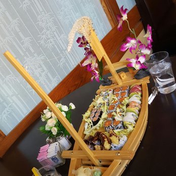Dragon Pearl Authentic Asian Food - Sushi party tray for 35$ - Chinese Near Me - Hudson, Wisconsin