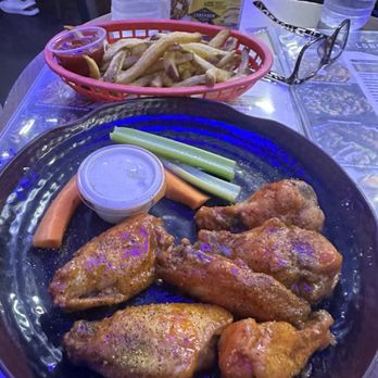 Longhorn Icehouse - Buffalo lemon pepper Winning Wings - Bars Near Me - Dallas, Texas Longhorn Icehouse - Buffalo lemon pepper Winning Wings - Bars Near Me - Dallas, Texas