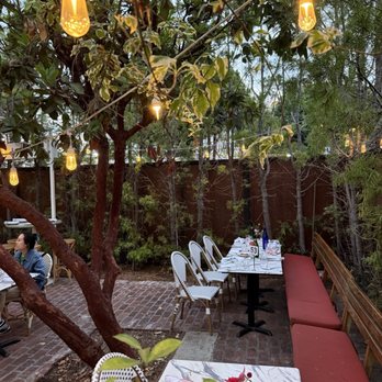 De La Nonna - Patio - Pizza Near Me - Los Angeles, California
