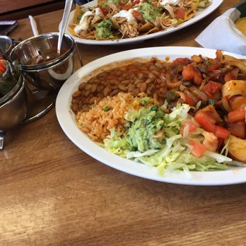 La Fogata Restaurant - Vegetarian platter and Chicken cheese tacos - Mexican Near Me - Streamwood, Illinois