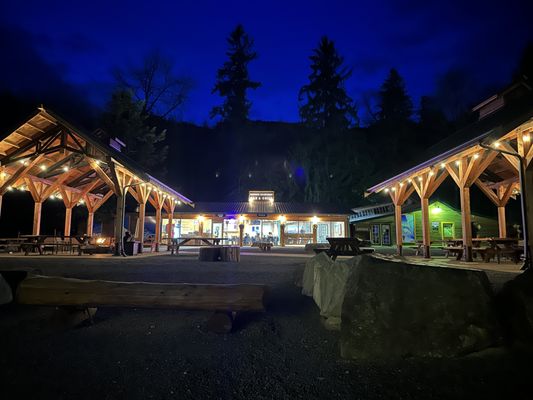 Rainier BaseCamp Bar & Grill by null