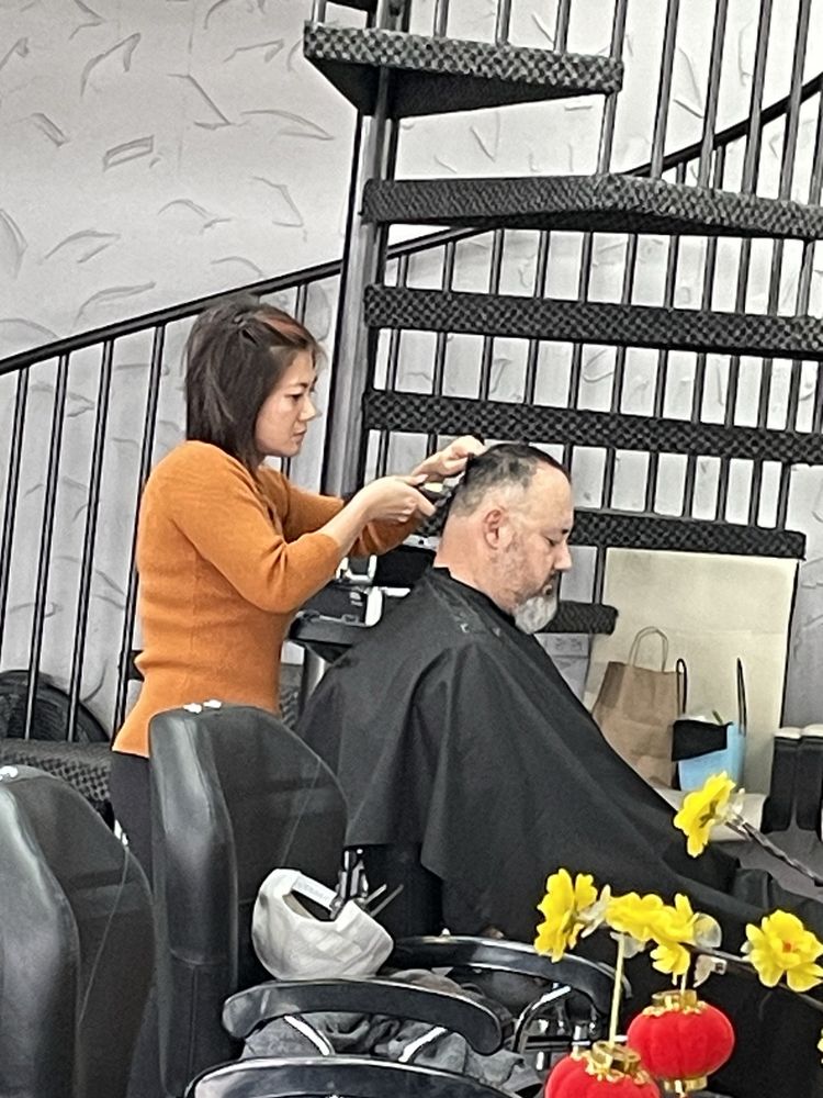 Estee Nails & Hair Salon Image