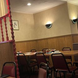 Lee's Panda Garden - Dining area