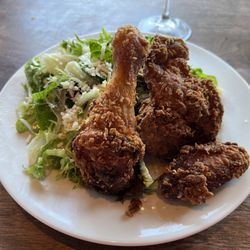 Oswald - Fried Chicken, with ozzie salad.
