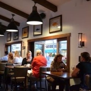 Bluewater Grill - Other patrons enjoying Dinner - Seafood Near Me - Avalon, California Bluewater Grill - Other patrons enjoying Dinner - Seafood Near Me - Avalon, California