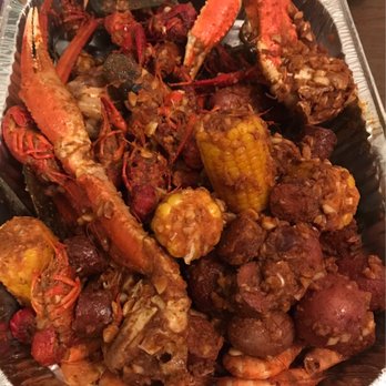 The Boiling Crab - Massive Boil-Green lipped mussels,snow crab,crawfish,corn,shrimp,potato,sausage - Cajun/Creole Near Me - Dallas, Texas