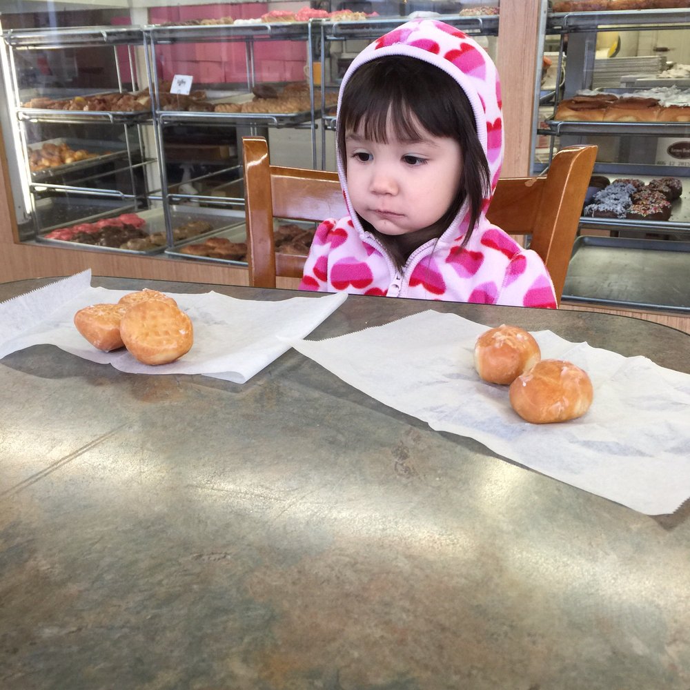 Donut & Muffin Factory - Complimentary donut holes for the kid - Donuts Near Me - Auburn, Washington Donut & Muffin Factory - Complimentary donut holes for the kid - Donuts Near Me - Auburn, Washington